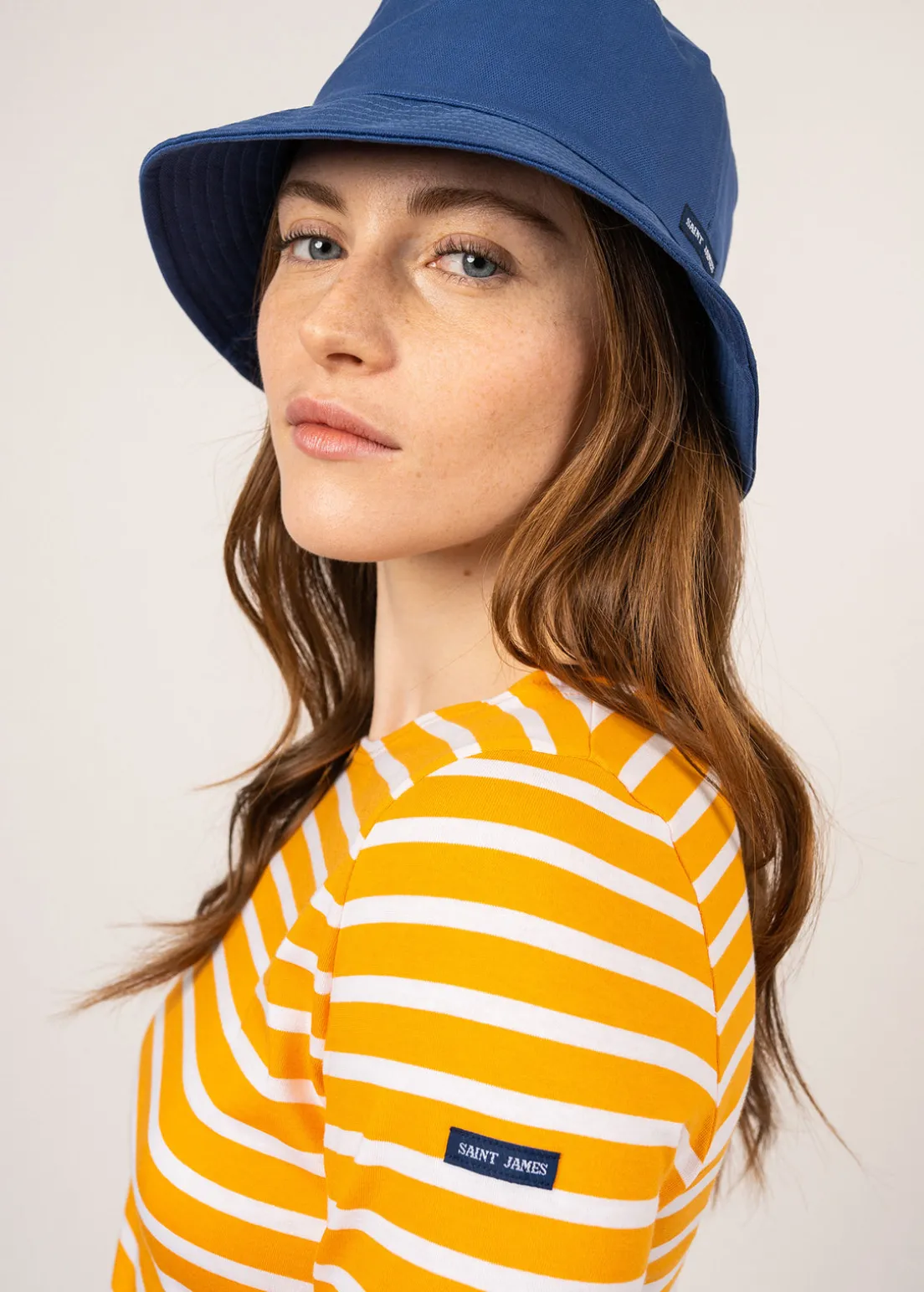 Plain bucket hat